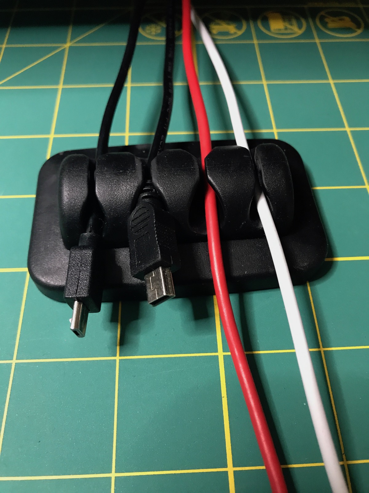 small wire holders