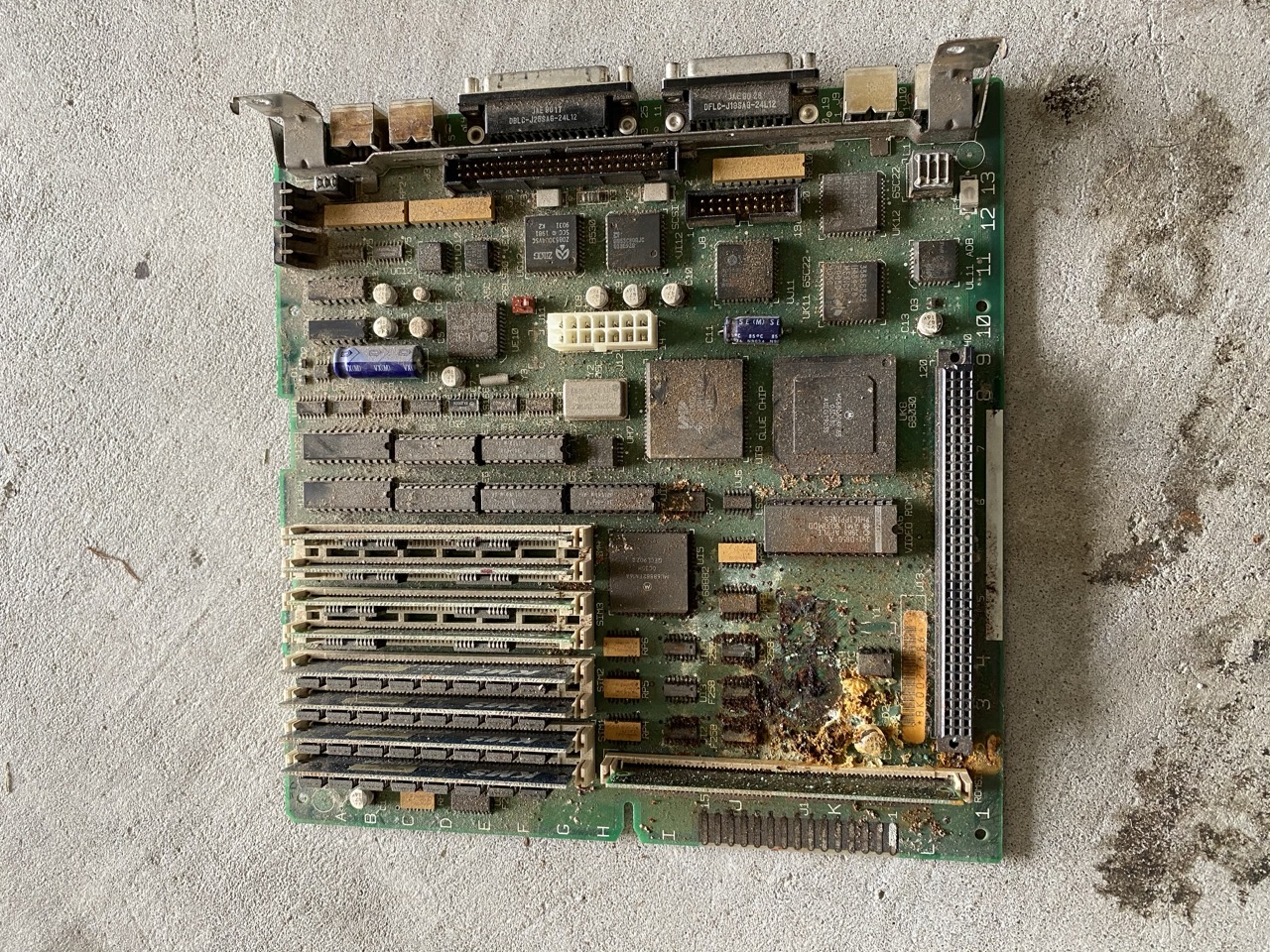 SE30 logicboard destoyed.